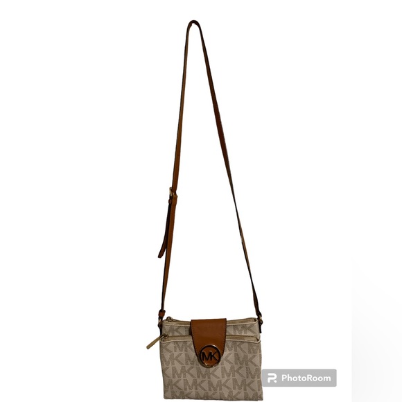 Michael Kors Handbags - Michael Kors Logo Crossbody Gently Worn